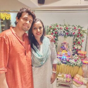 Namrata Gupta Khan with Sonu Nigam (1)