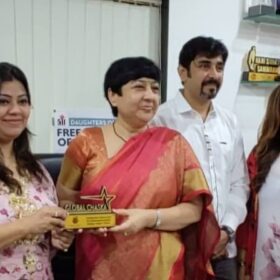 WEE – Women Entrepreneurs Enclave team received awards from Dr. Bharti Lavhekar, MLA Versova Vidhan Sabha (4)