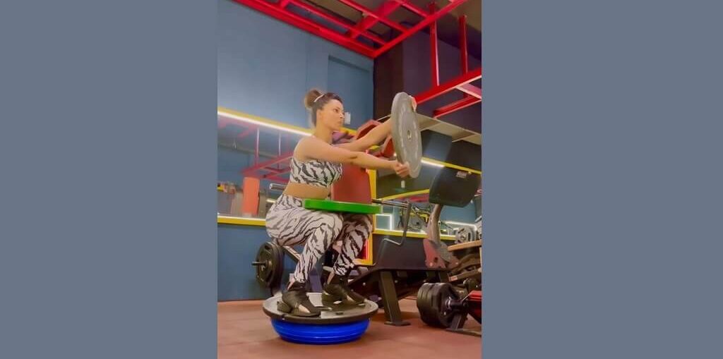 Urvashi Rautela lifting 40kg