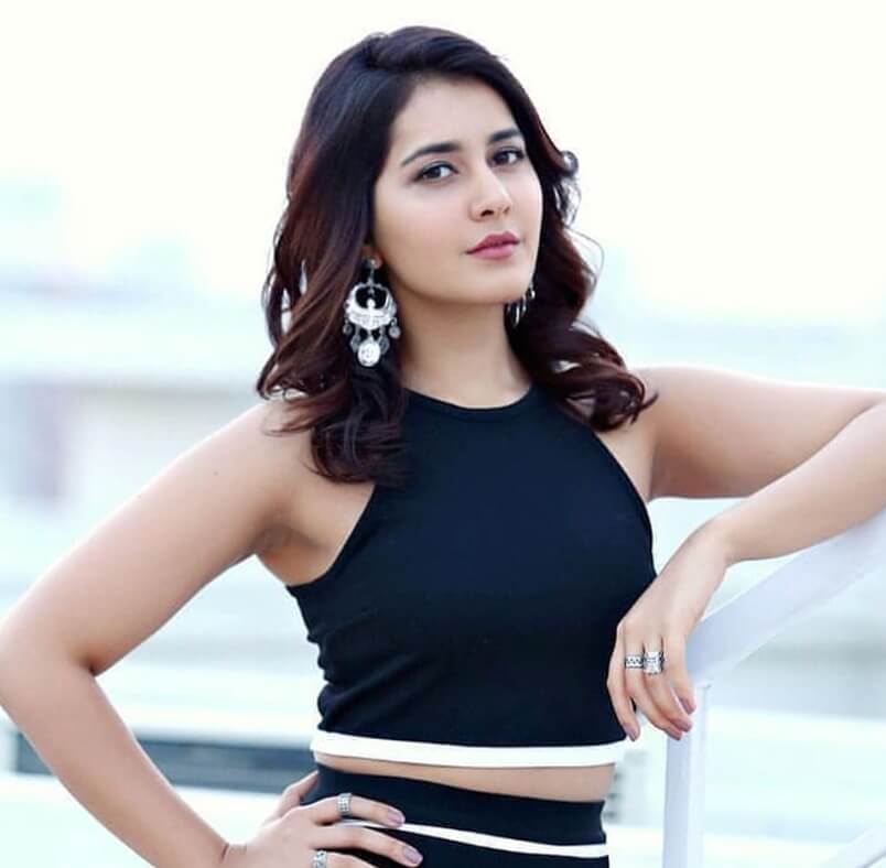 Actress Raashi Khanna Hot Exclusive Visuals @ GYM Outside | Celebrities Gym  Workout Videos - YouTube