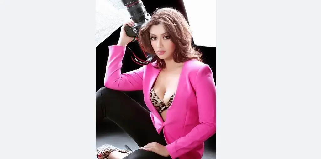 Payal Ghosh's character in Shaque