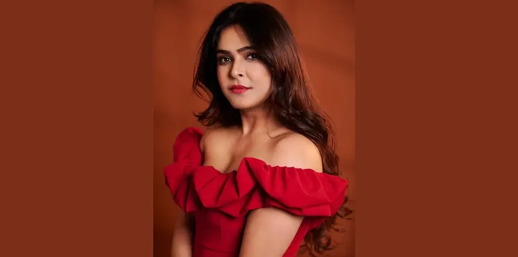 Madhurima Tuli looks spicy red hot in her latest captivating attire