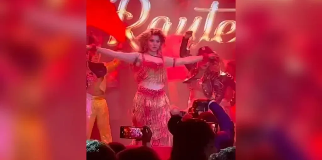 Urvashi Rautela performs 'Aaj Ki Raat' at her new-year concert in Kolkata